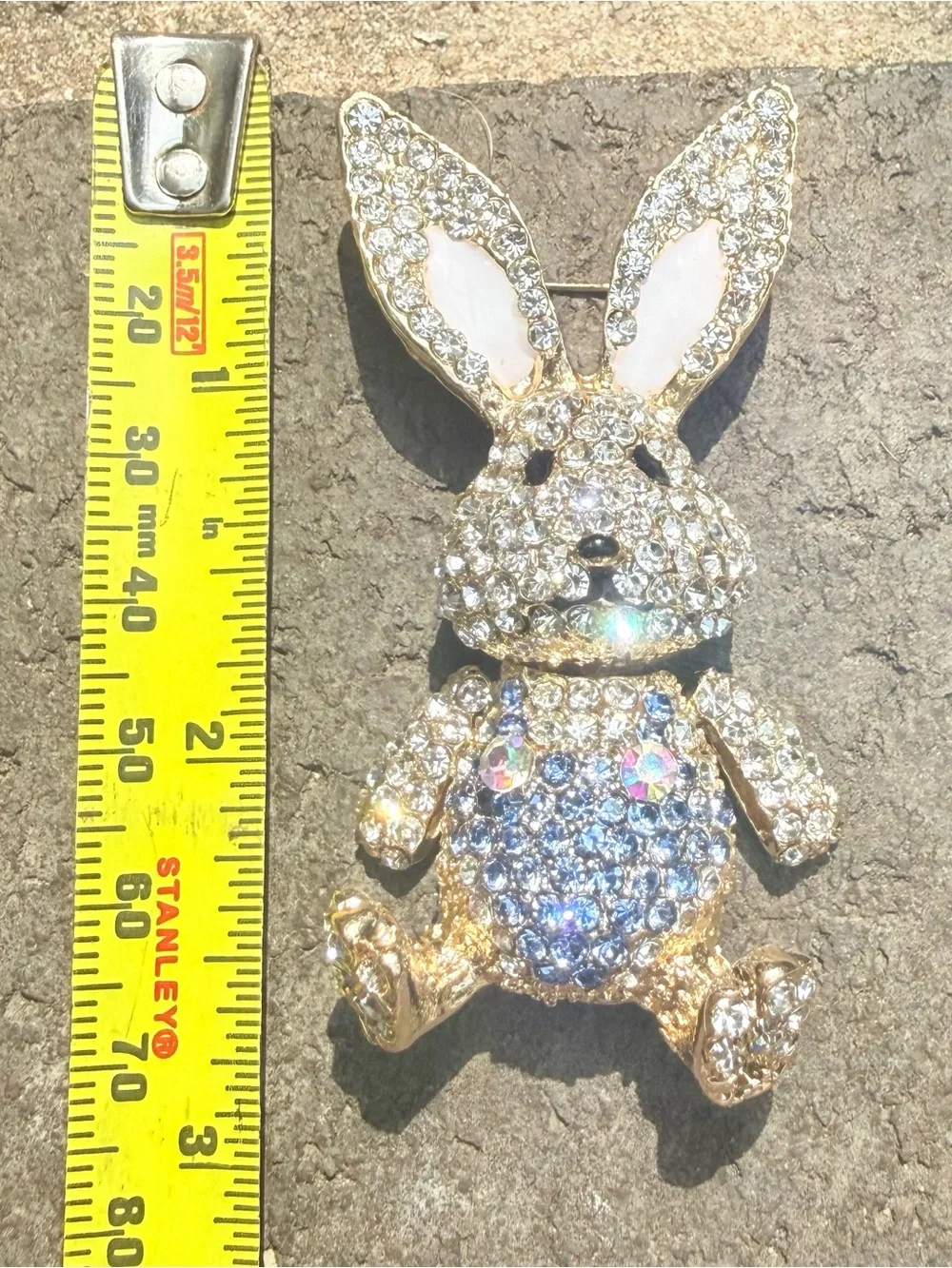 🐰 He Moves! Gold-Tone Rhinestone Movable Head and Arms Bunny Brooch Pin